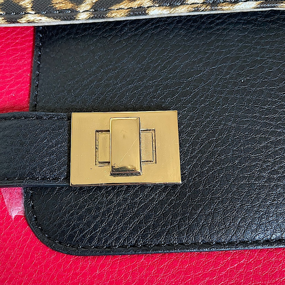 Red bag - Picture 13 of 13